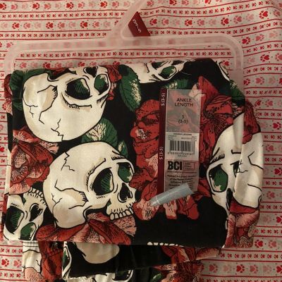 BCI NWT Women's Junior's Pair Ankle Length Leggings Muti Skulls Size S [3-5]